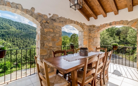 Outdoor meals by kitchen on 1st floor